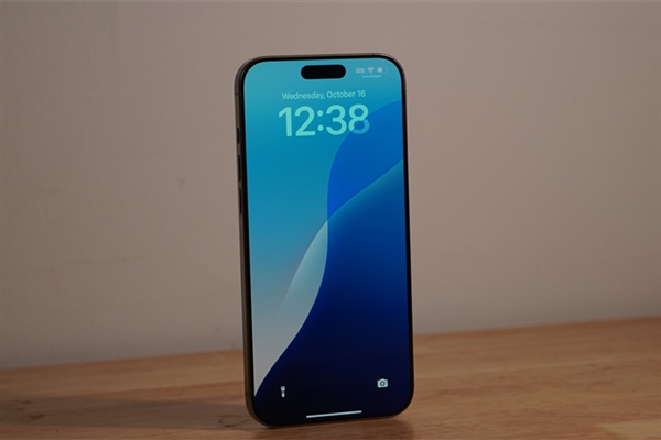 最激进的iPhone!无边框iP已在路上:苹果遇到了难题(图1) 无边框iPhone已在路上:苹果遇到了技术难题